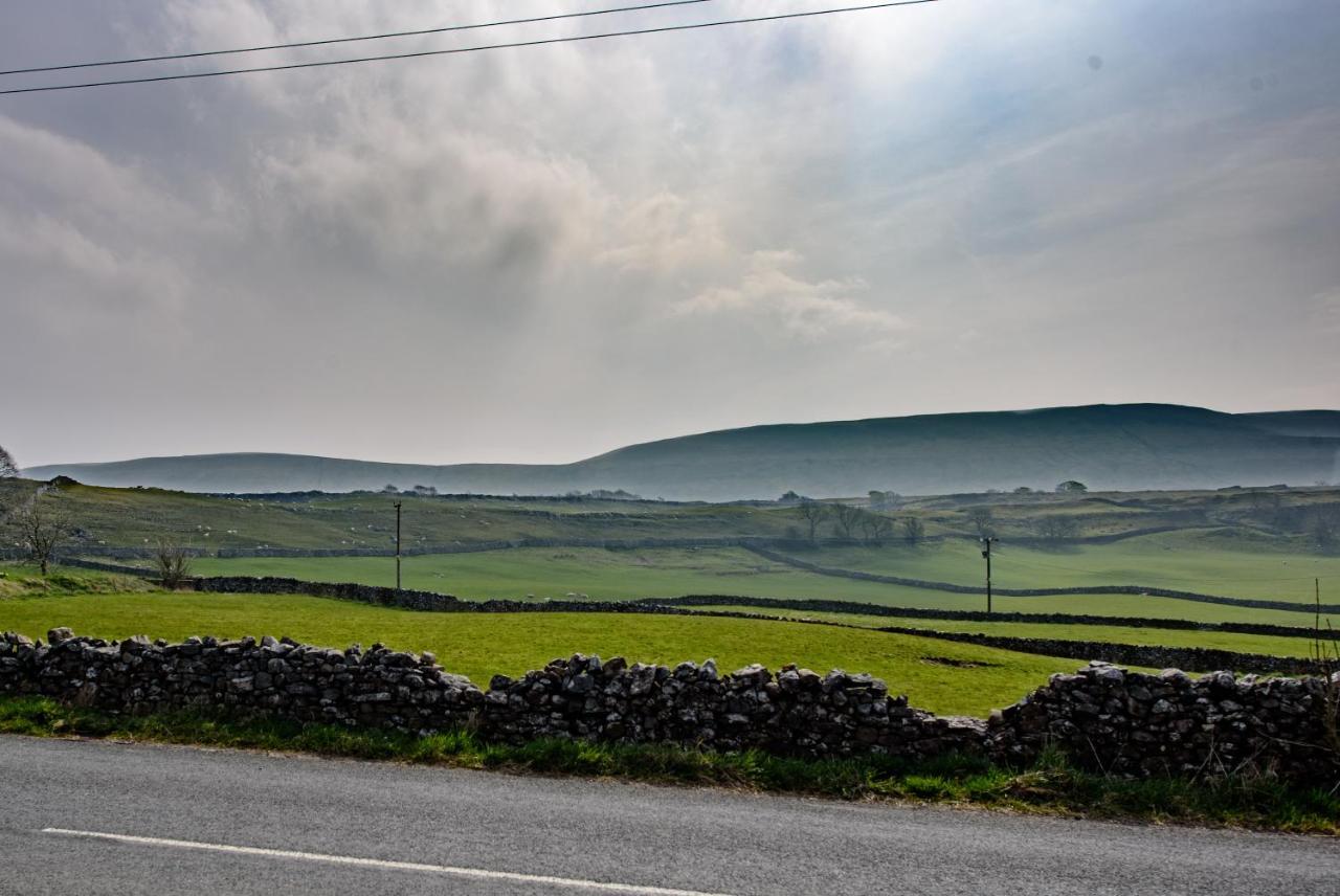 Old School House - Yorkshire Three Peaks Challenge Weathercote Kültér fotó